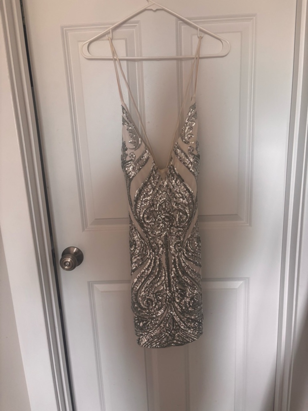 Windsor Sequin V-Neck Cocktail Dress